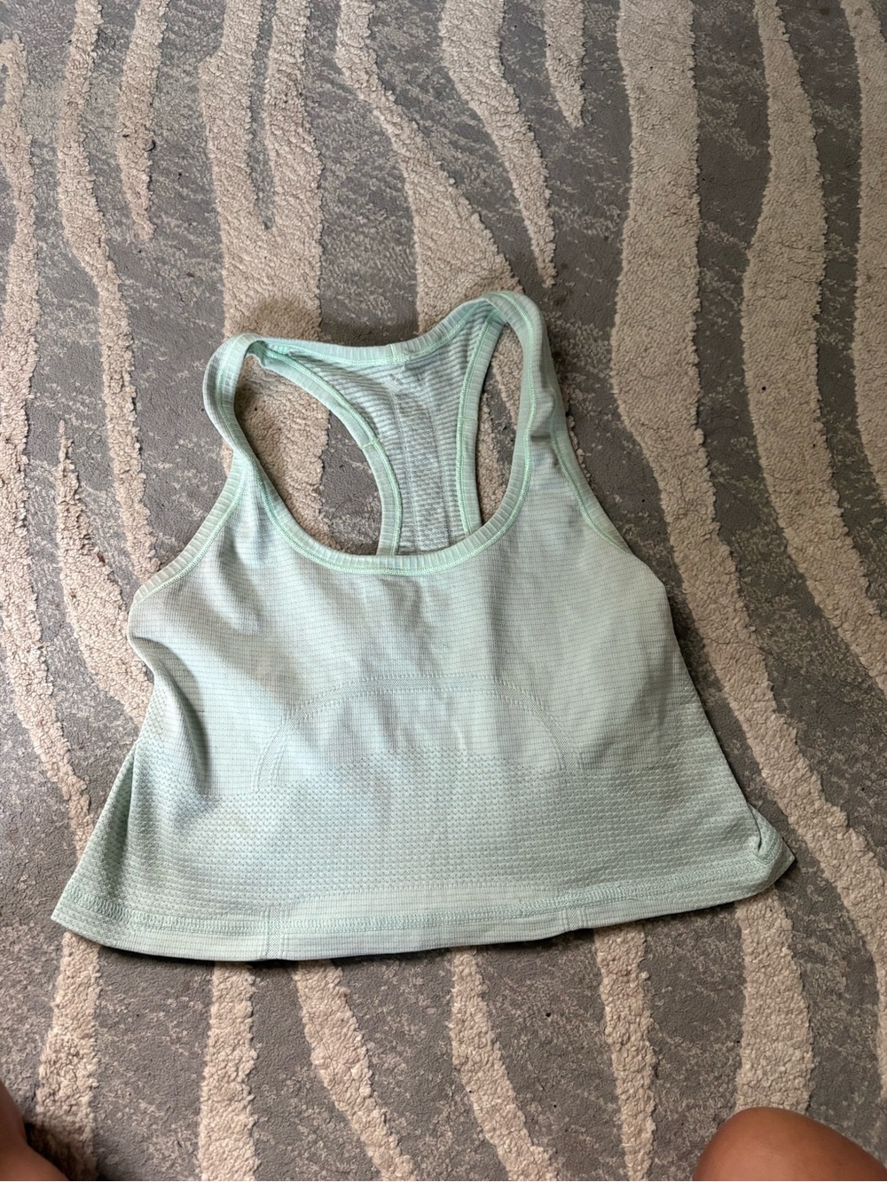 Cropped lululemon swiftly tank